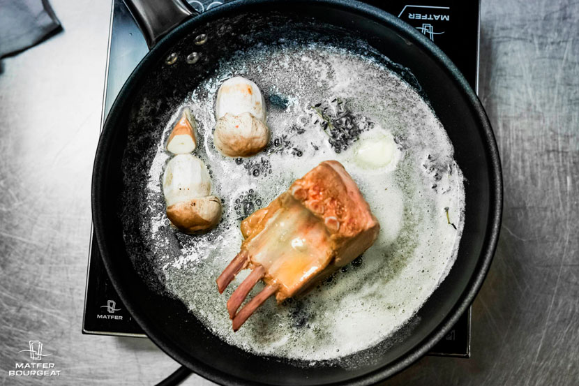 Matfer Bourgeat recette Carré de cochon de lait poêle Elite