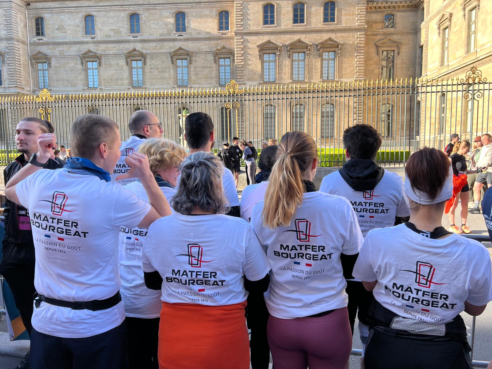 Équipe Matfer Bourgeat au départ des 10 km des Étoiles 2026 place du Palais Royal à Paris