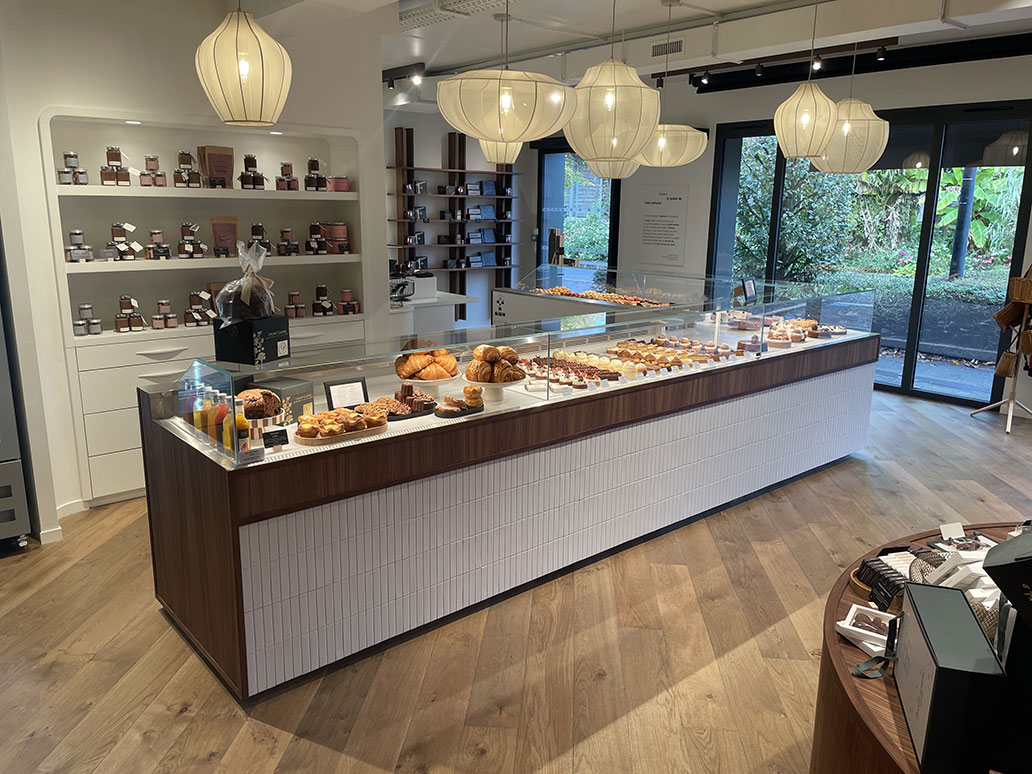 Vitrine pâtisserie sur mesure OCF - aménagement boutique Vincent Guerlais