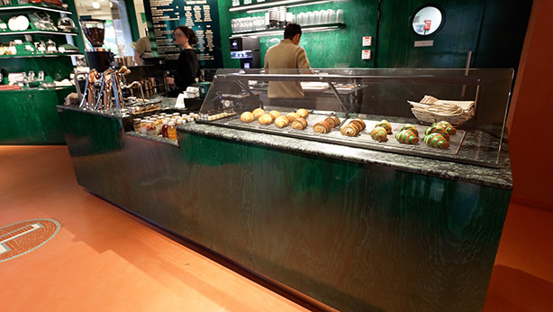 Vitrine pâtissière comptoir coffee shop sur mesure Lacoste – Matfer Bourgeat Paris