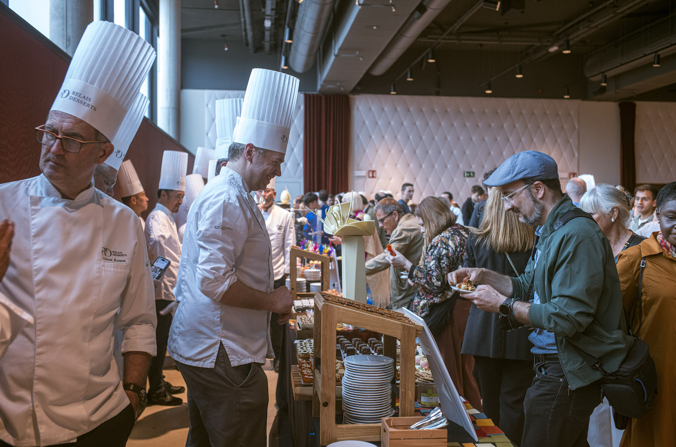Chefs Relais Desserts dont Ciprian Buisman lors du cocktail de dégustation du congrès annuel